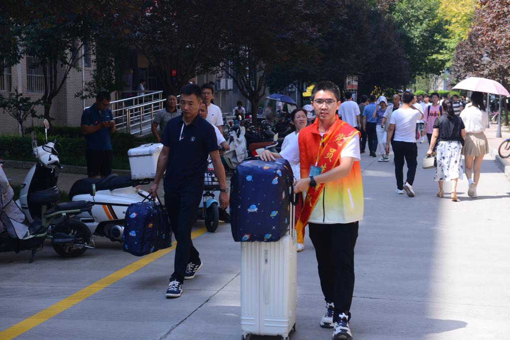 http://www.xapi.edu.cn/__local/1/22/C5/34A7973988CF4DC4B0B18220867_9AC0FF5D_1A532.jpg