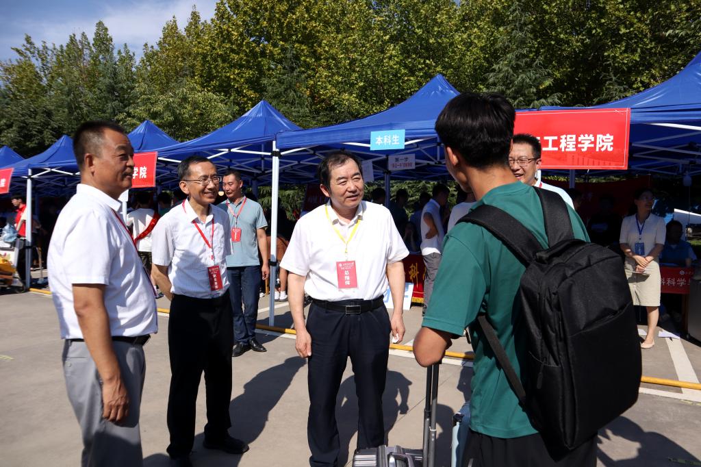 http://www.xapi.edu.cn/__local/B/DF/66/3721FA11539D5D361DCF5CFBDE6_04DA778D_22219.jpg
